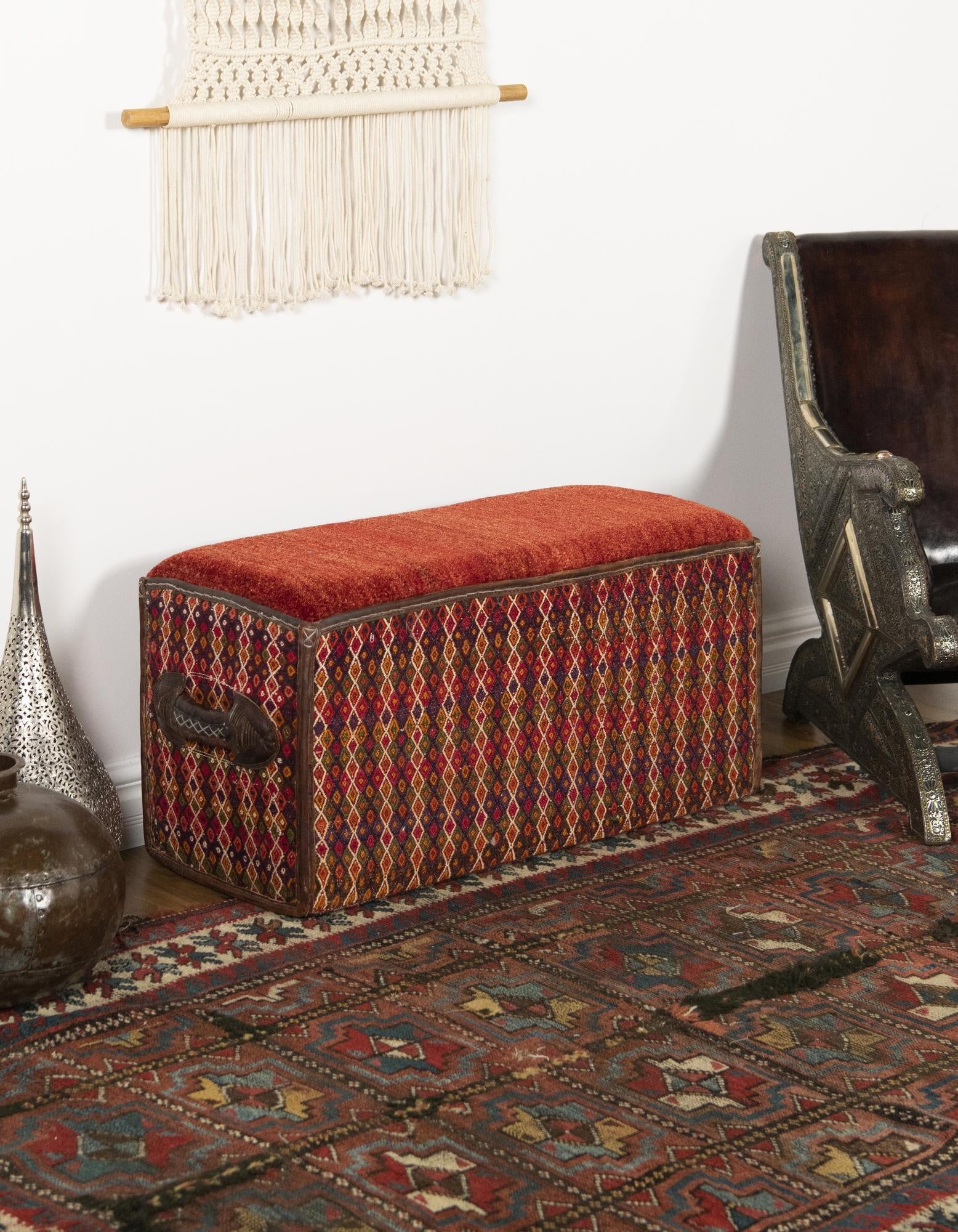  1' 4 x 2' 10  Hand Knotted Furniture Trunk