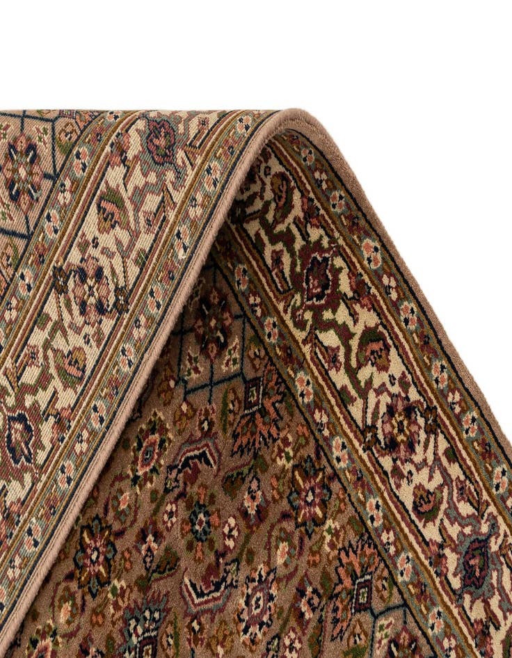 Detail image of  2' 10 x 5' 1  Hand Knotted Farahan Wool Rug