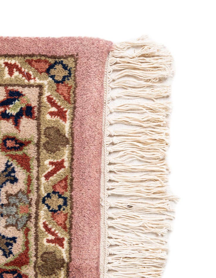 Detail image of  6' 3 x 9' 9  Hand Knotted Sarough Wool Rug