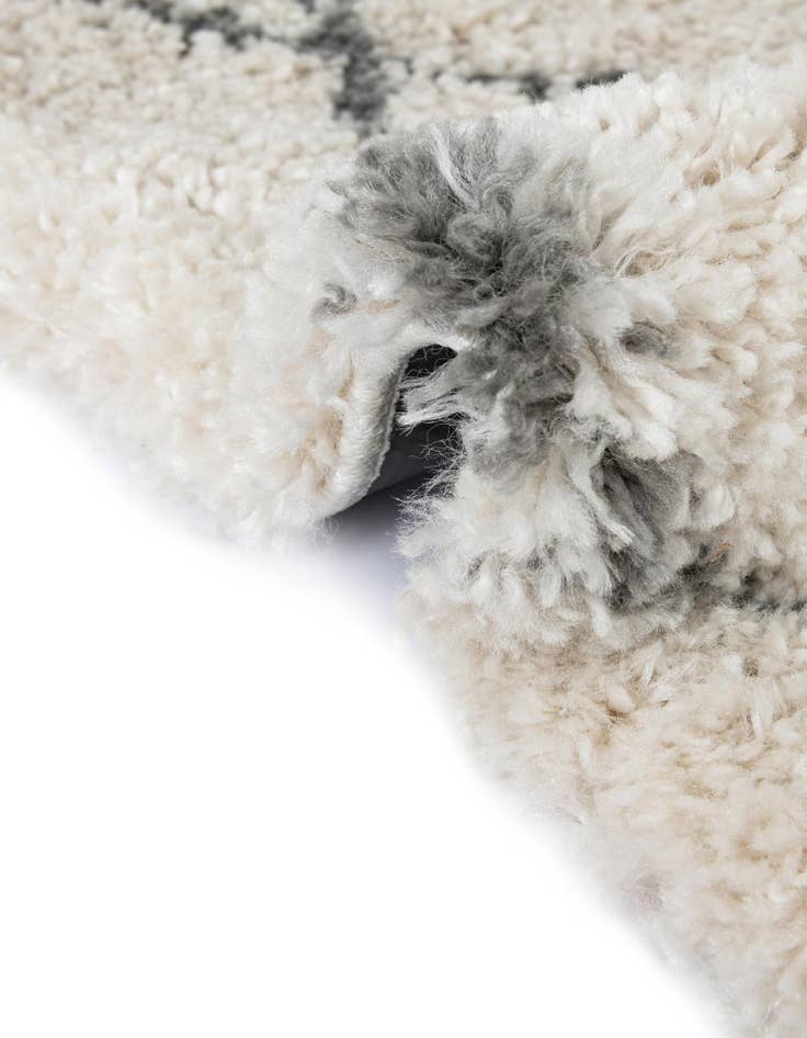 Detail image of  4' x 6' Moroccan Shag Oval Rug