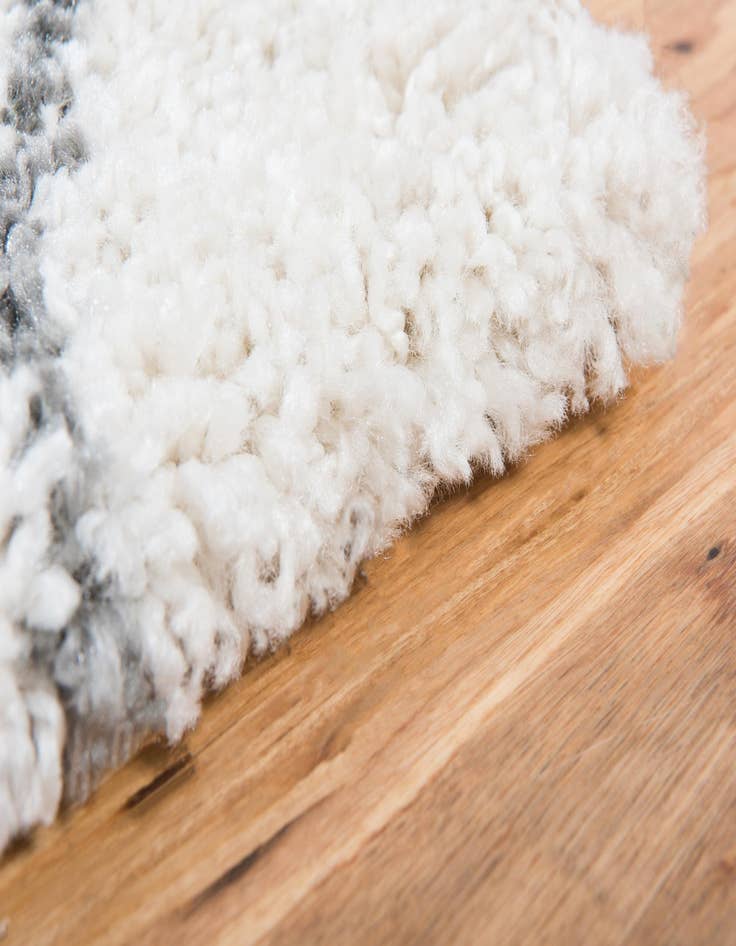 Detail image of  7' 10 x 10' Moroccan Shag Rug