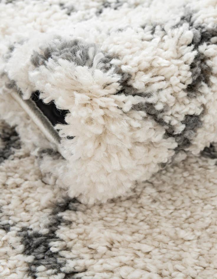 Detail image of  7' 10 x 10' Moroccan Shag Rug