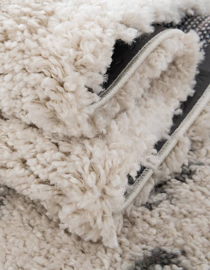 Detail image of  5' 3 x 5' 3 Moroccan Shag Round Rug