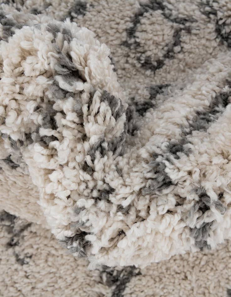 Detail image of  5' 3 x 5' 3 Moroccan Shag Round Rug