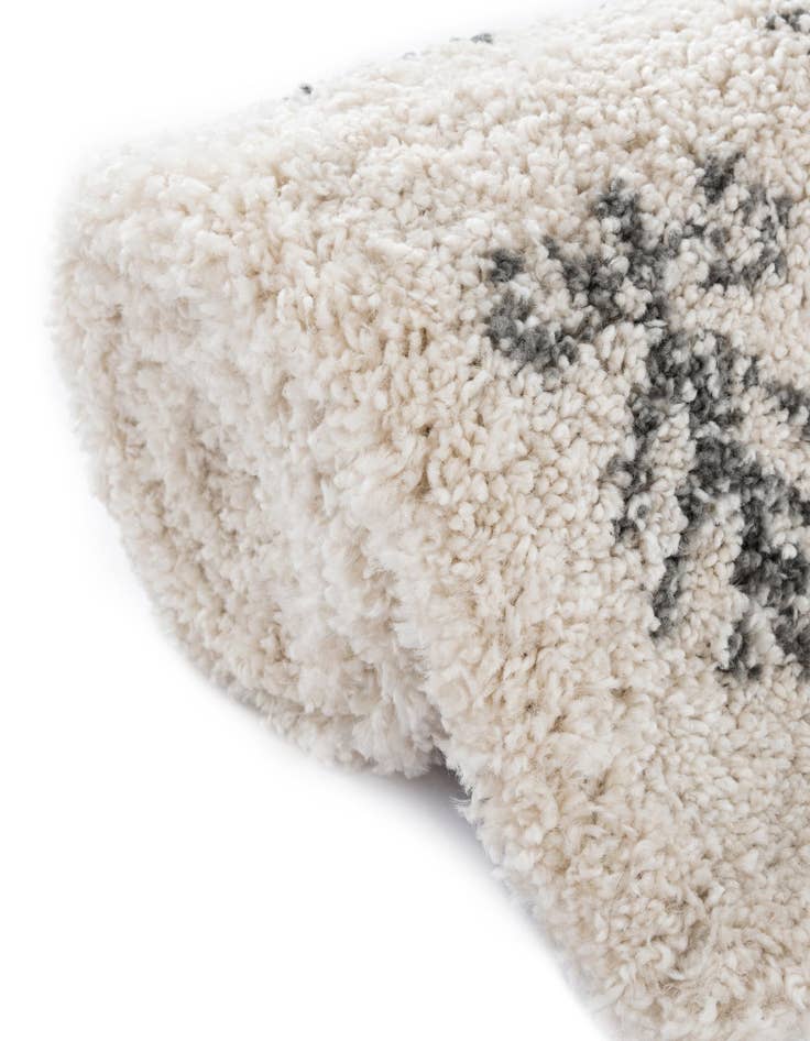 Detail image of  8' x 8' Moroccan Shag Square Rug