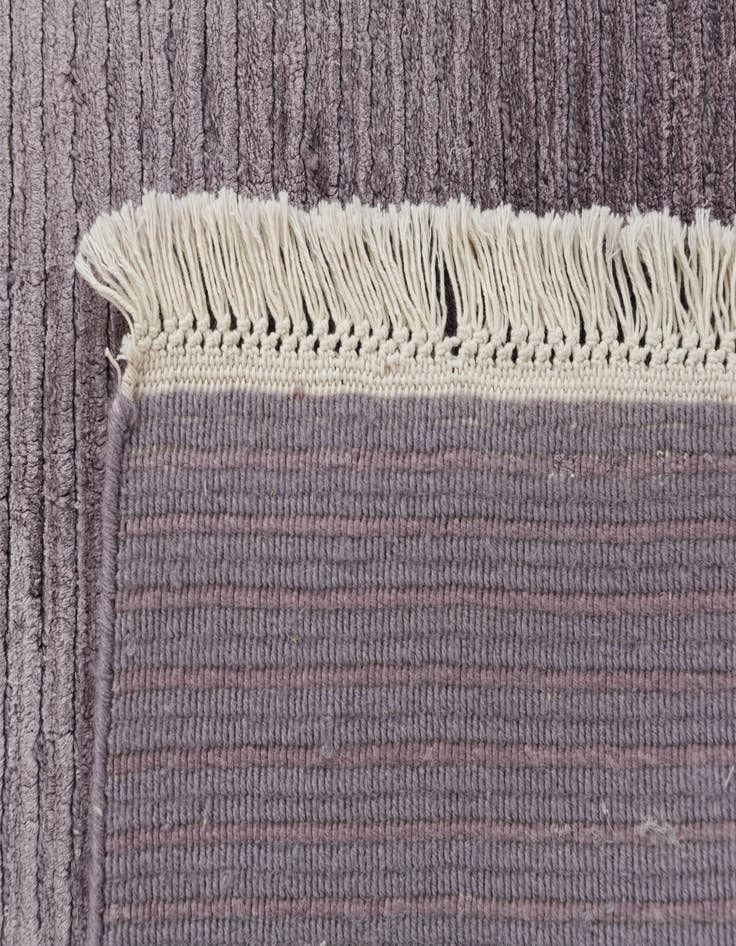 Detail image of  6' 6 x 9' 9  Hand Knotted Darya Wool Rug