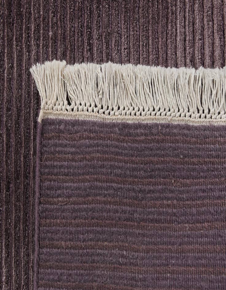 Detail image of  6' 6 x 9' 10  Hand Knotted Darya Wool Rug