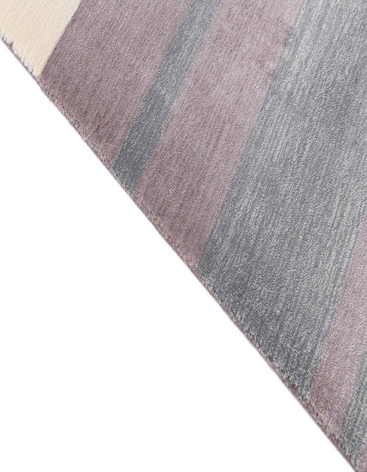 Detail image of  6' 6 x 9' 10  Hand Knotted Darya Wool Rug