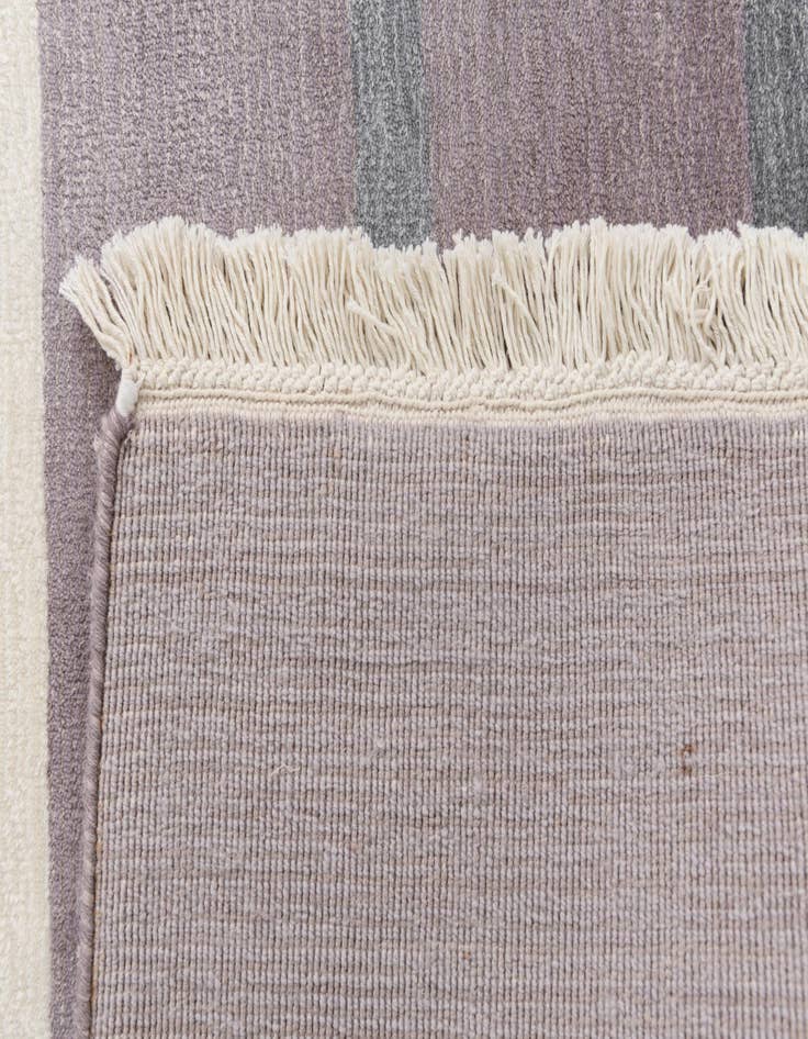 Detail image of  6' 6 x 9' 10  Hand Knotted Darya Wool Rug