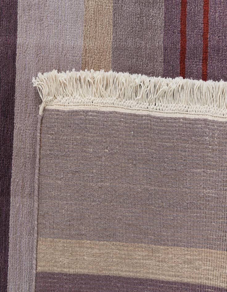Detail image of  6' 6 x 9' 8  Hand Knotted Darya Wool Rug