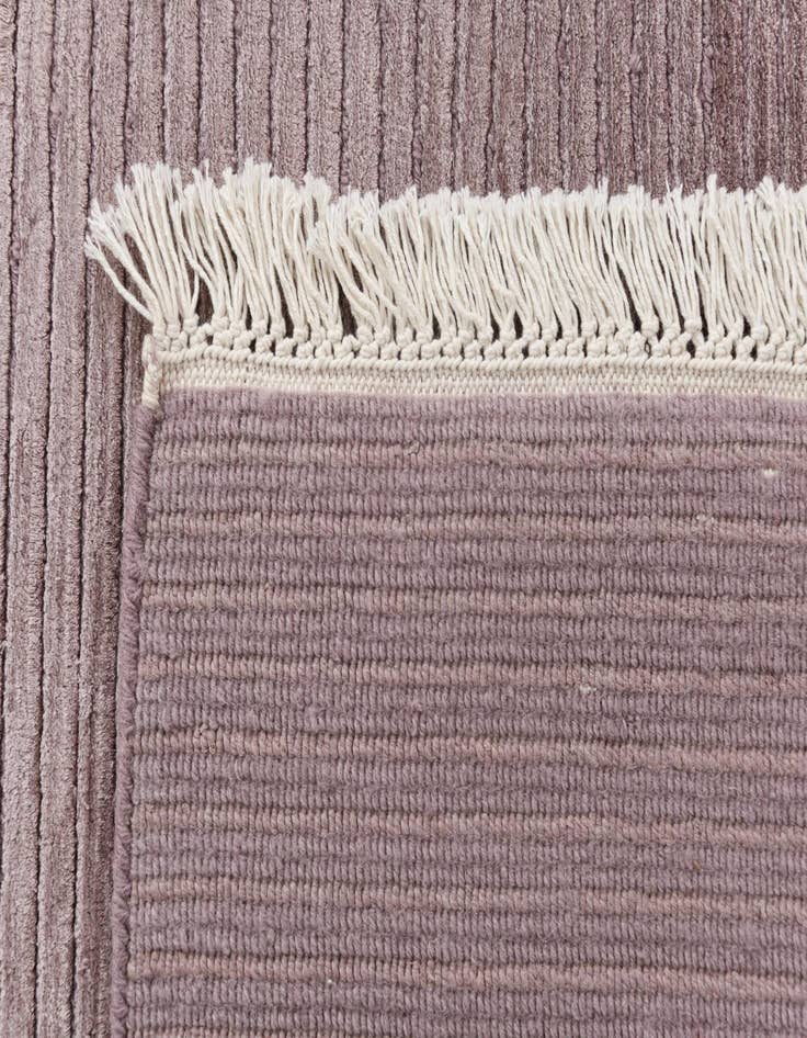 Detail image of  6' 5 x 9' 10  Hand Knotted Darya Wool Rug