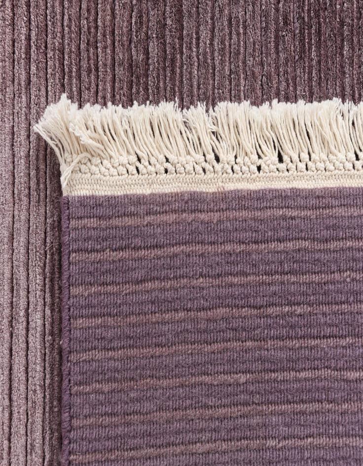 Detail image of  6' 6 x 9' 10  Hand Knotted Darya Wool Rug