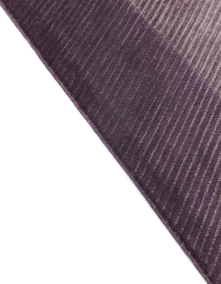 Detail image of  6' 6 x 9' 11  Hand Knotted Darya Wool Rug