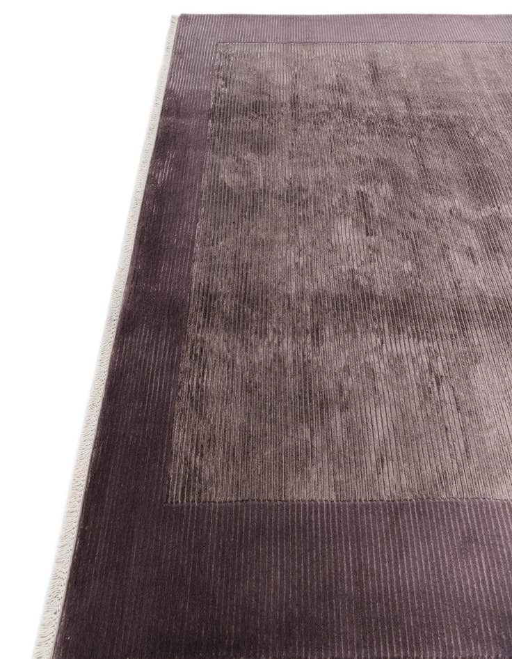 Detail image of  6' 6 x 9' 10  Hand Knotted Darya Wool Rug