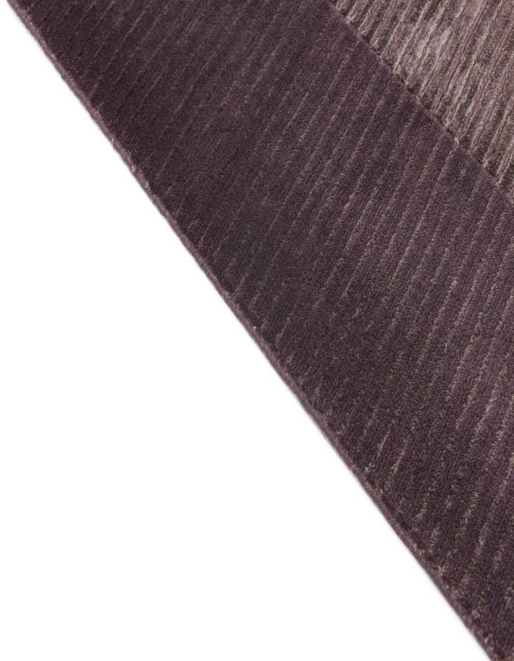 Detail image of  6' 6 x 9' 10  Hand Knotted Darya Wool Rug