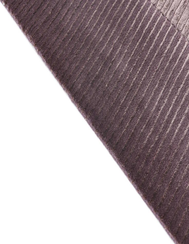 Detail image of  6' 6 x 9' 11  Hand Knotted Darya Wool Rug