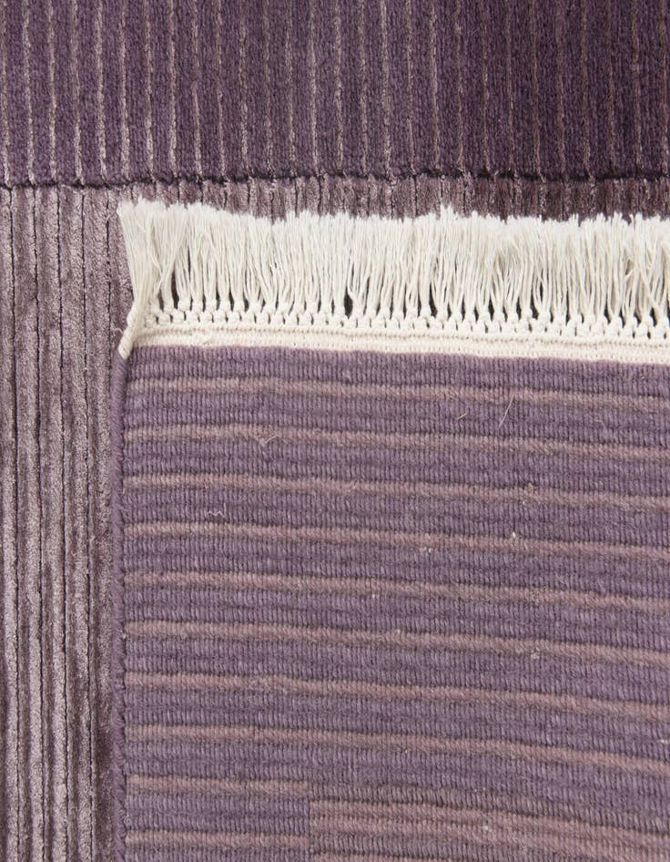 Detail image of  2' 7 x 4' 11  Hand Knotted Darya Wool Rug