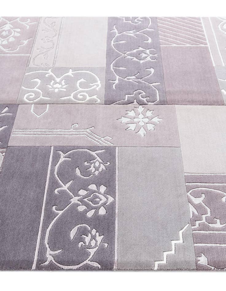 Detail image of  4' 6 x 6' 9 Darya Rug