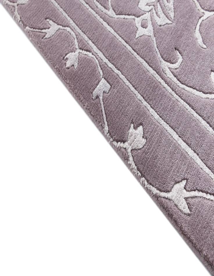 Detail image of  4' 6 x 6' 9 Darya Rug