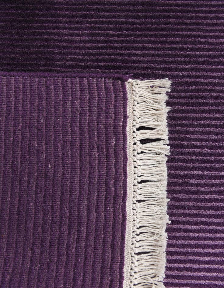 Detail image of  6' 6 x 9' 11  Hand Knotted Darya Wool Rug