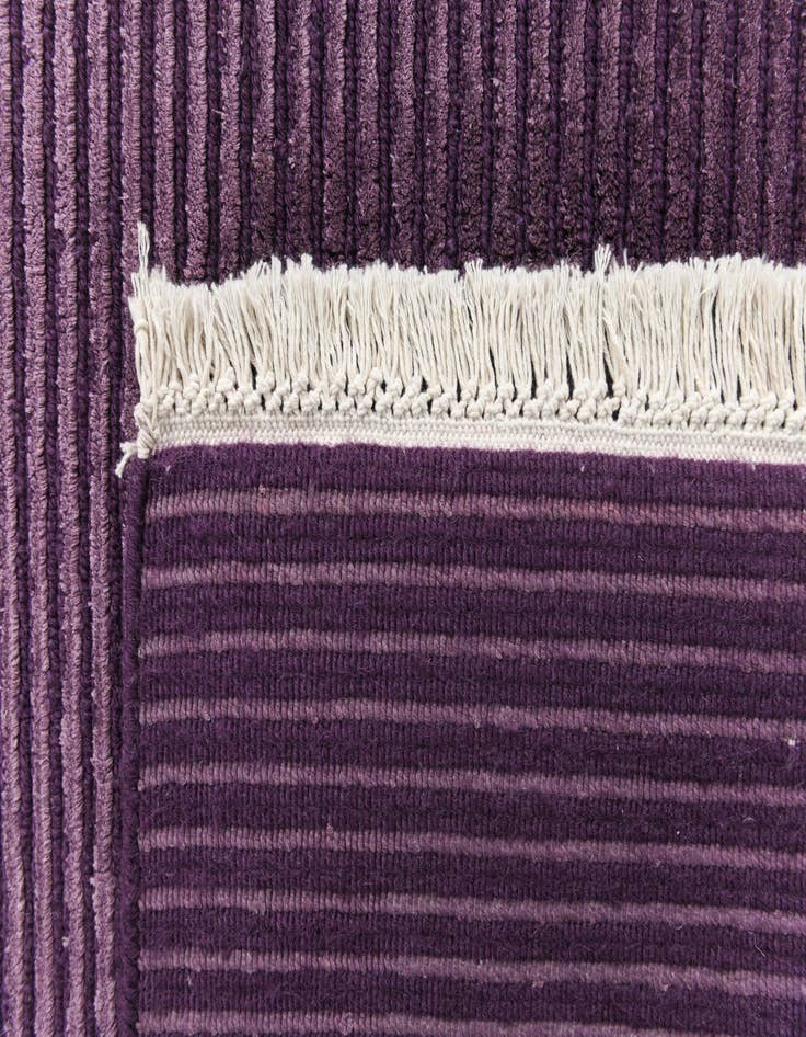 Detail image of  6' 11 x 9' 5  Hand Knotted Darya Wool Rug