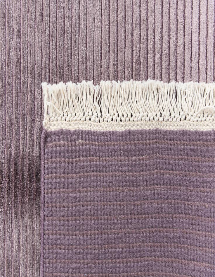 Detail image of  6' 6 x 9' 10  Hand Knotted Darya Wool Rug