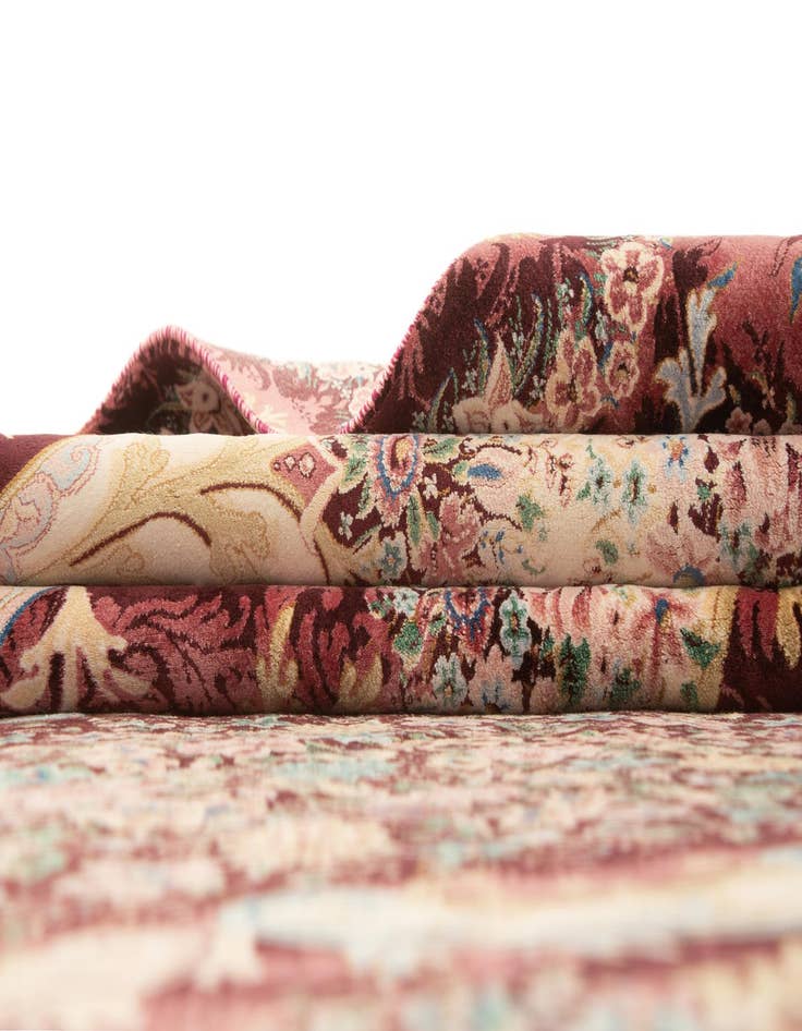 Detail image of  6' 4 x 9' 10 Ghom Design Rug