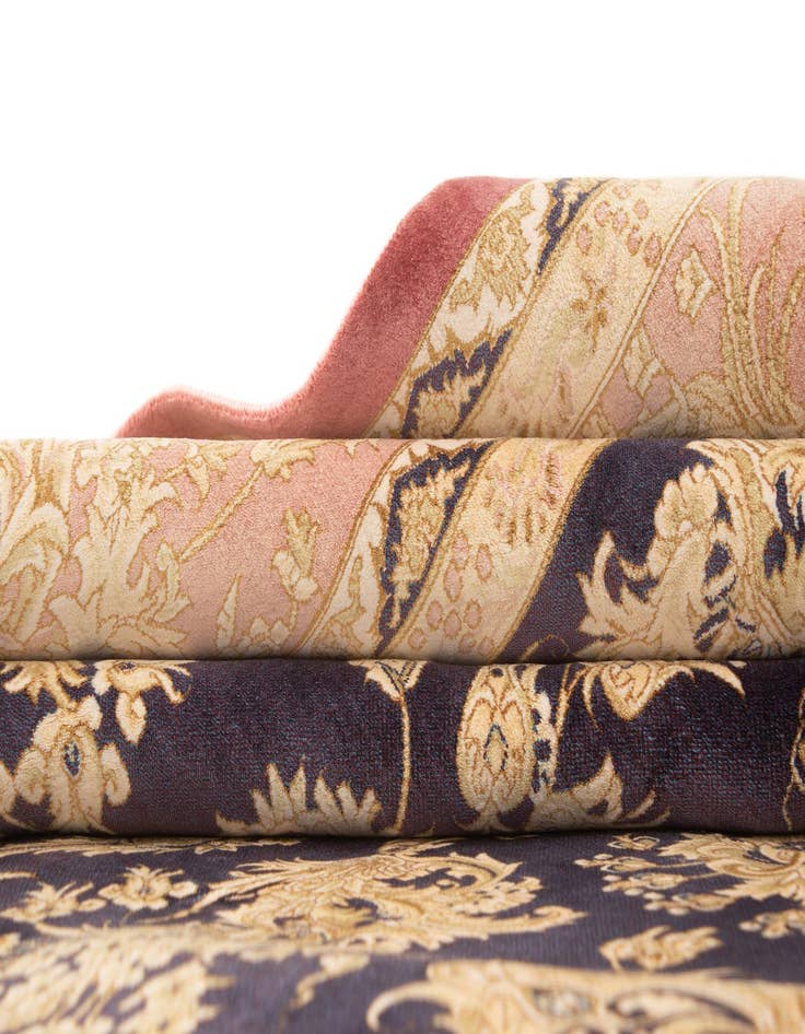 Detail image of  6' 3 x 9' 11 Ghom Design Rug