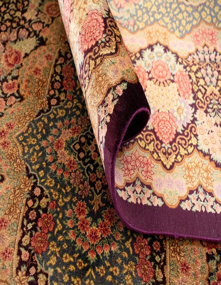 Detail image of  4' 5 x 6' 2 Ghom Silk Rug