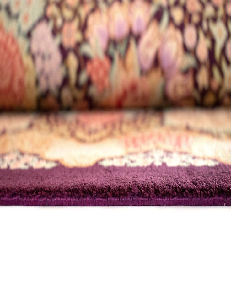 Detail image of  4' 5 x 6' 2 Ghom Silk Rug