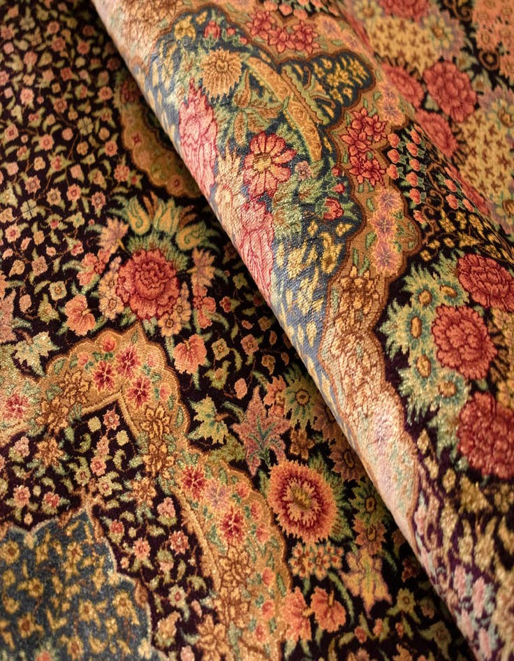 Detail image of  4' 5 x 6' 2 Ghom Silk Rug