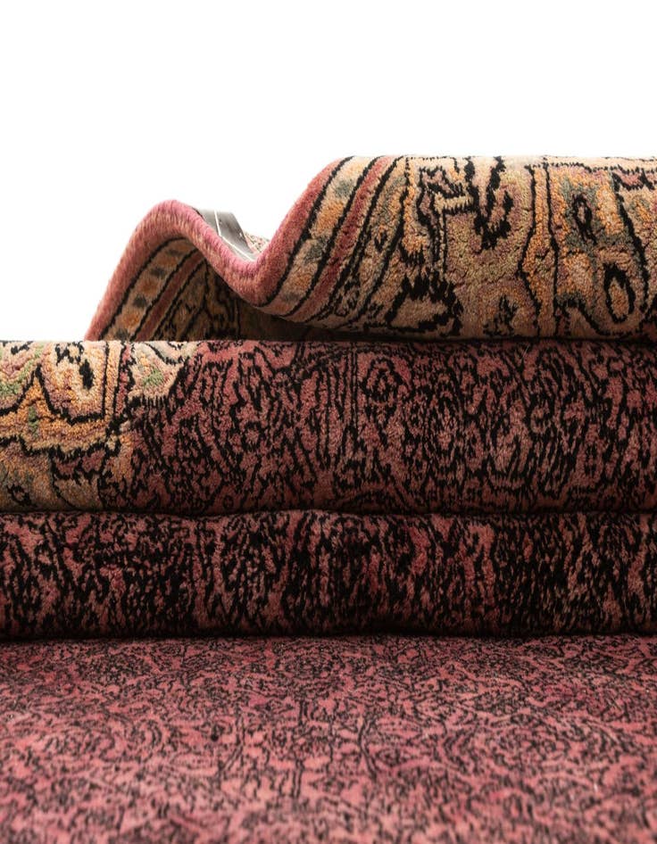 Detail image of  5' 7 x 7' 7 Taj Mahal Rug