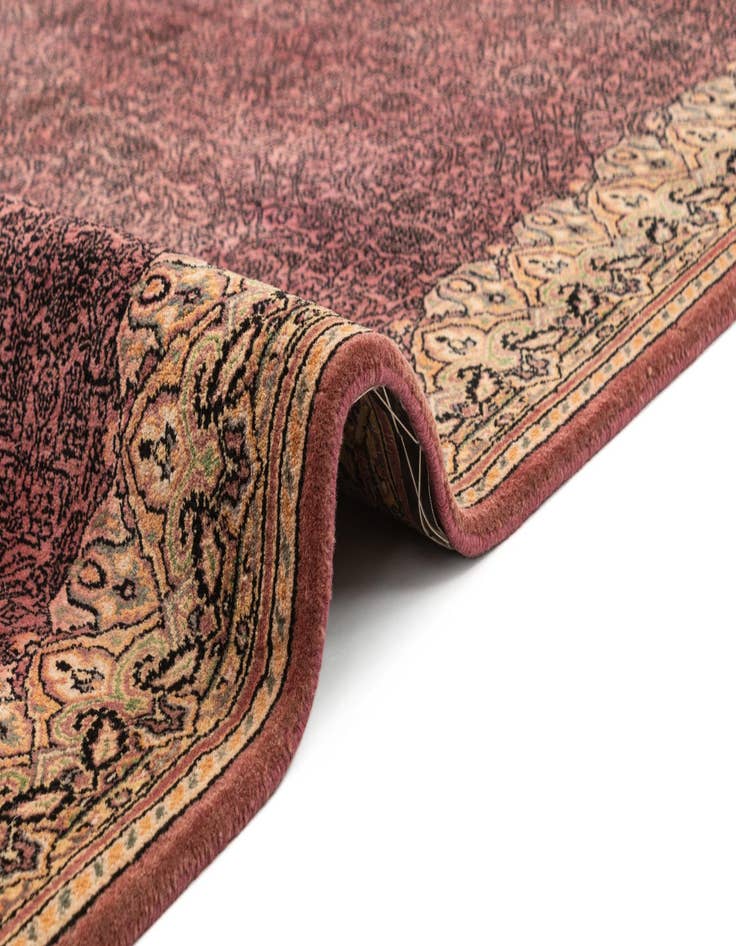 Detail image of  5' 7 x 7' 7 Taj Mahal Rug