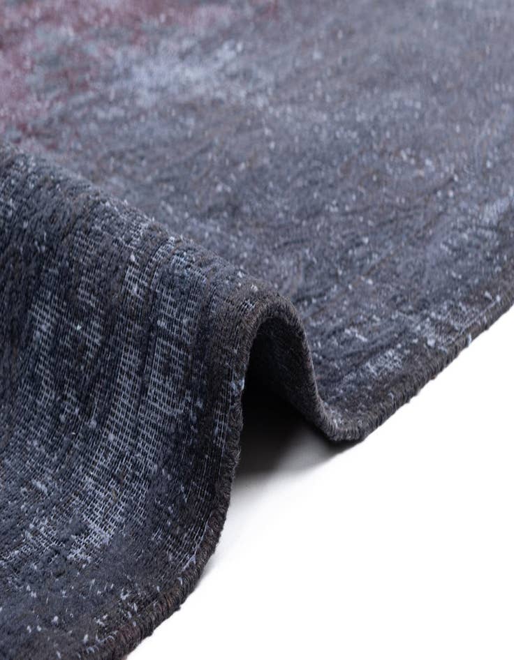 Detail image of  9' 10 x 12' 10 Vintage Royal Wool Rug