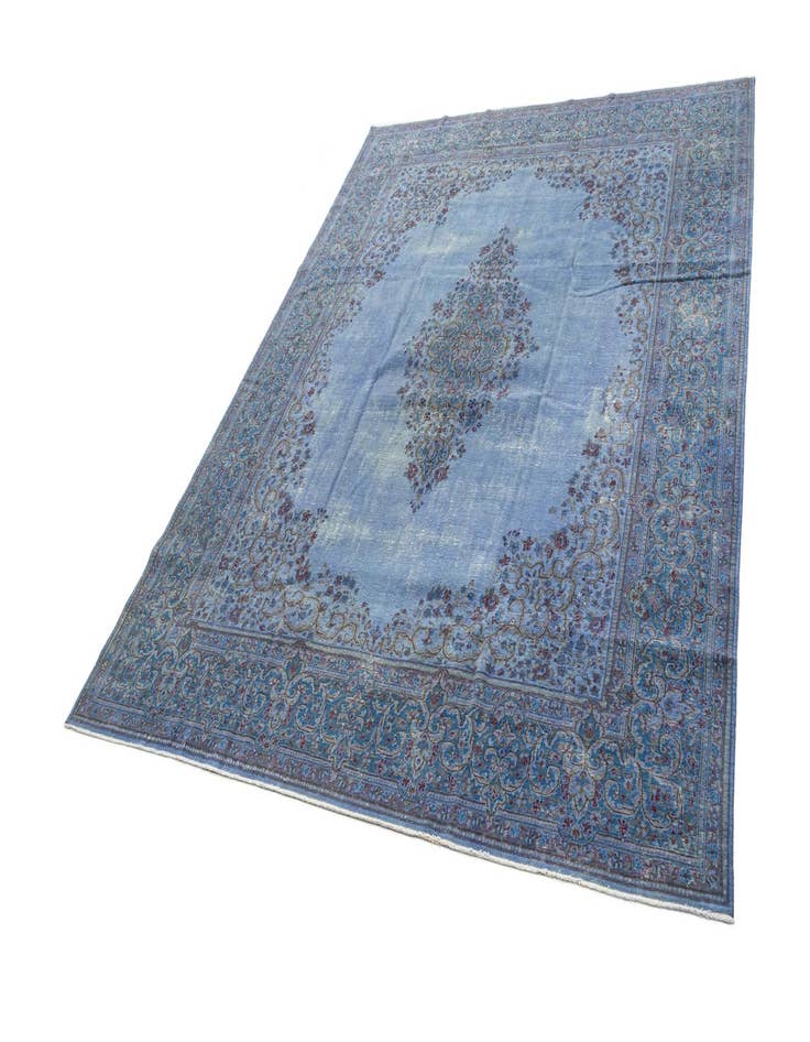 Detail image of  9' 8 x 12' Vintage Royal Rug