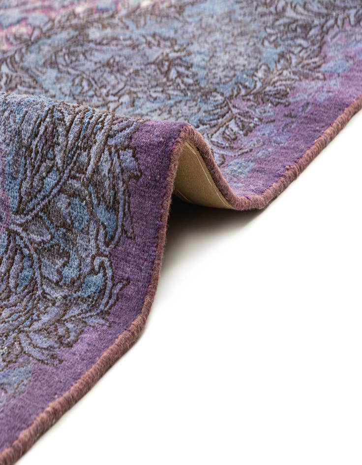 Detail image of  9' 1 x 12' 8 Vintage Royal Rug