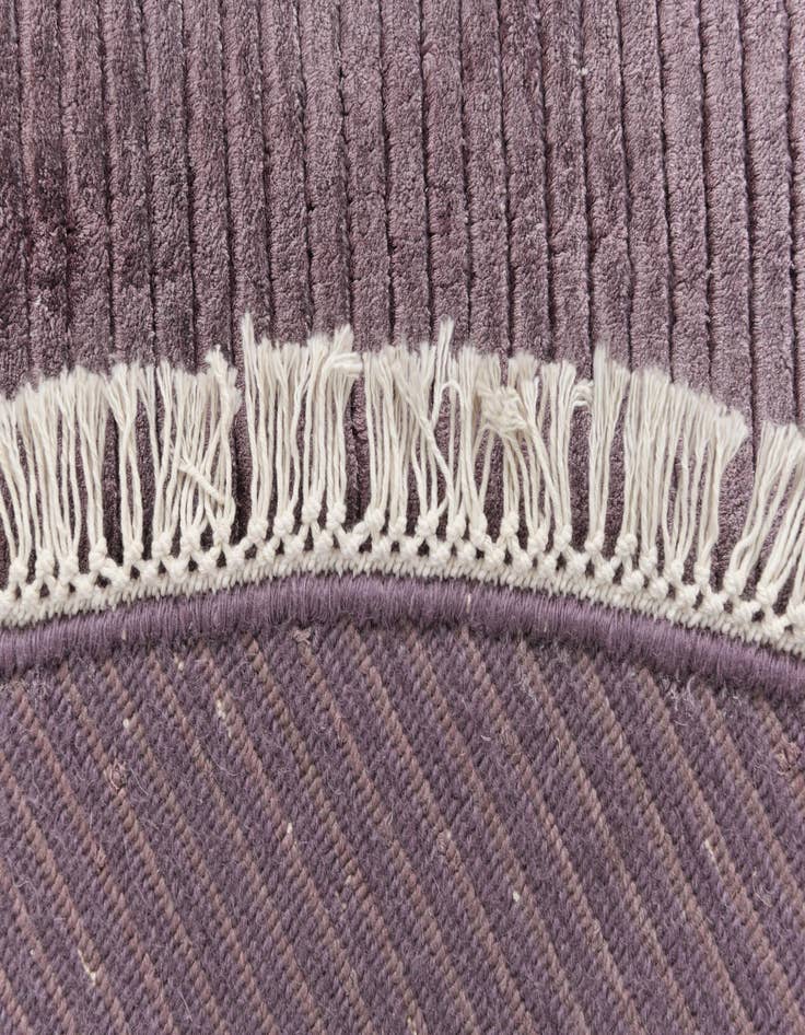 Detail image of  6' 9 x 6' 9  Hand Knotted Darya Wool Round Rug