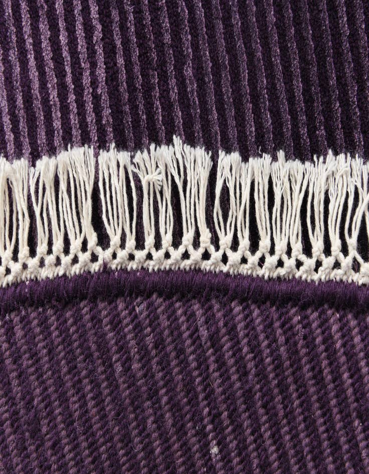 Detail image of  6' 6 x 6' 6  Hand Knotted Darya Wool Round Rug