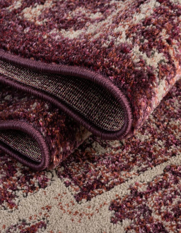 Detail image of  7' 10 x 7' 10 Isabella Round Rug