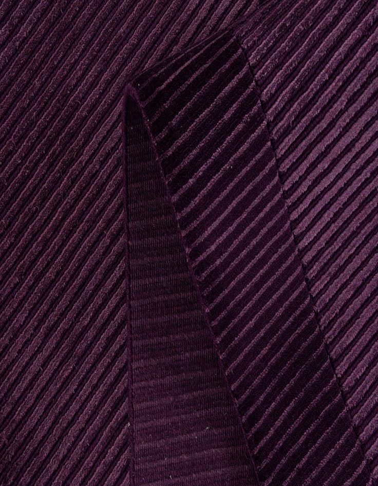 Detail image of  2' 7 x 13'  Hand Knotted Darya Runner Rug