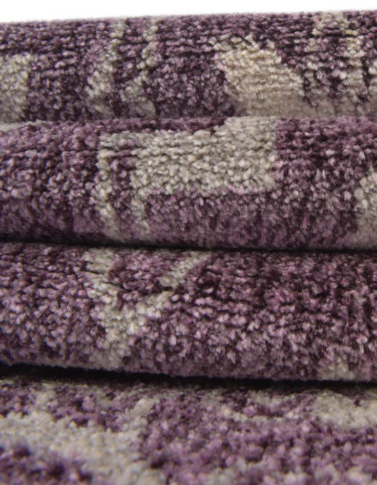 Detail image of  2' 7 x 10' Diana Runner Rug