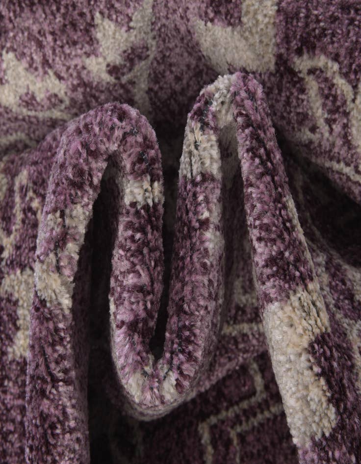 Detail image of  2' 7 x 10' Diana Runner Rug