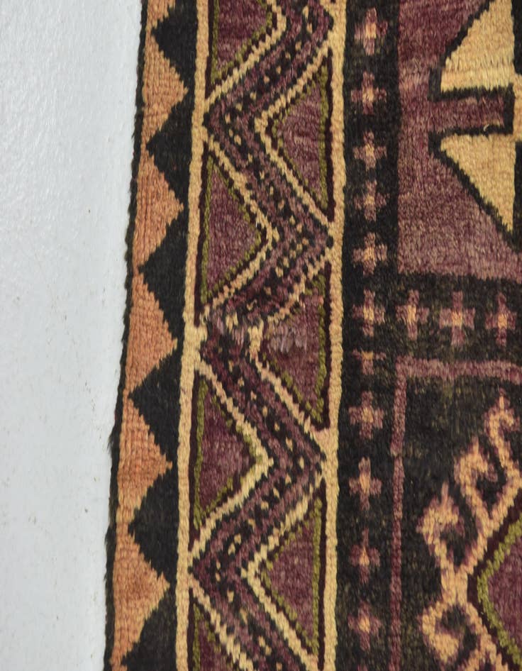 Detail image of 4' 4 x 9' Hand Knotted Shiraz-Lori Persian Wool Runner Rug