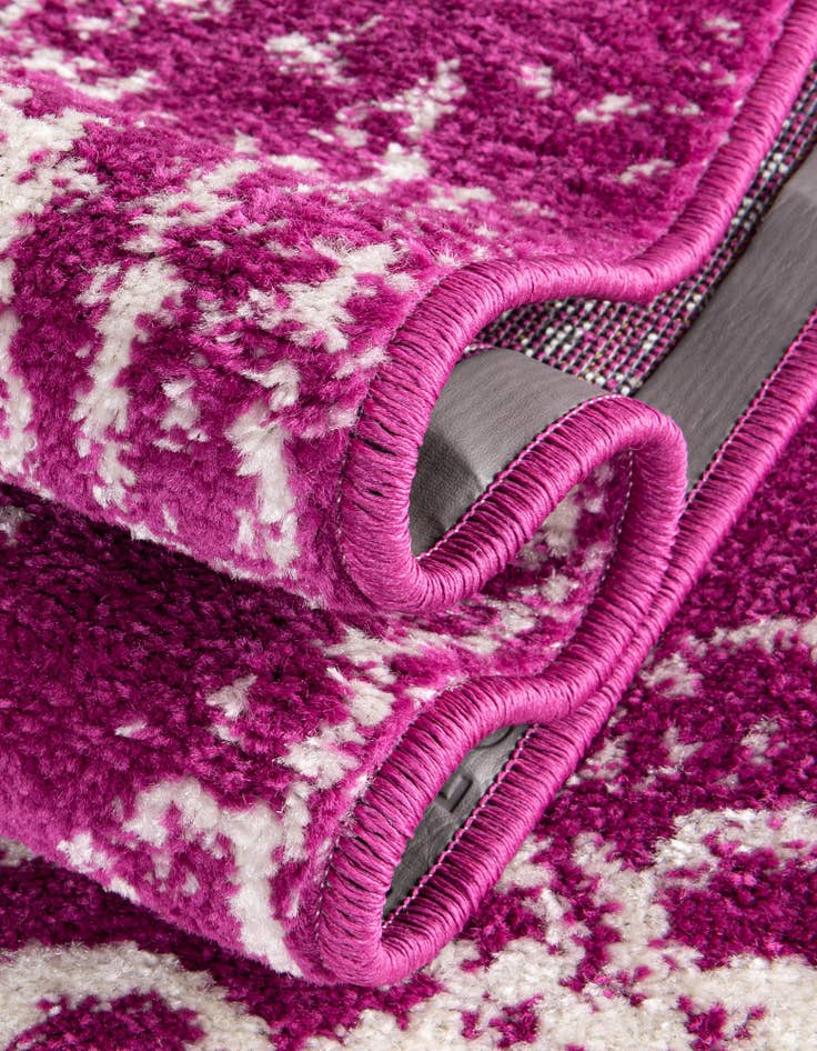 Detail image of  5' 3 x 5' 3 Arlington Square Rug