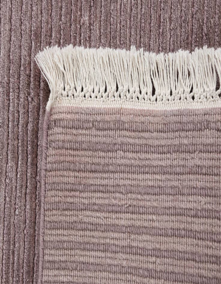 Detail image of  2' 5 x 2' 6  Hand Knotted Darya Wool Square Rug