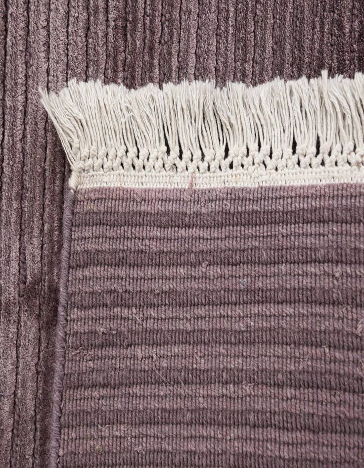 Detail image of  2' 5 x 2' 6  Hand Knotted Darya Wool Square Rug