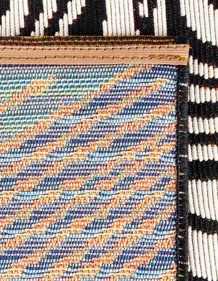 Detail image of  4' x 6'  Washable Modern Indoor / Outdoor Rug