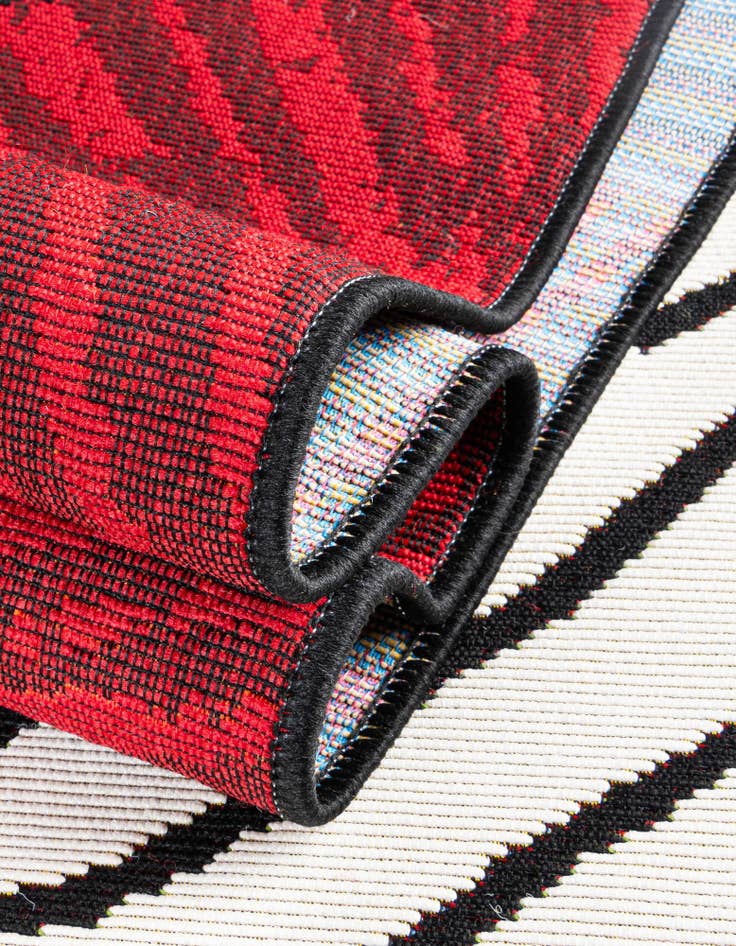 Detail image of  4' x 6'  Washable Modern Indoor / Outdoor Rug