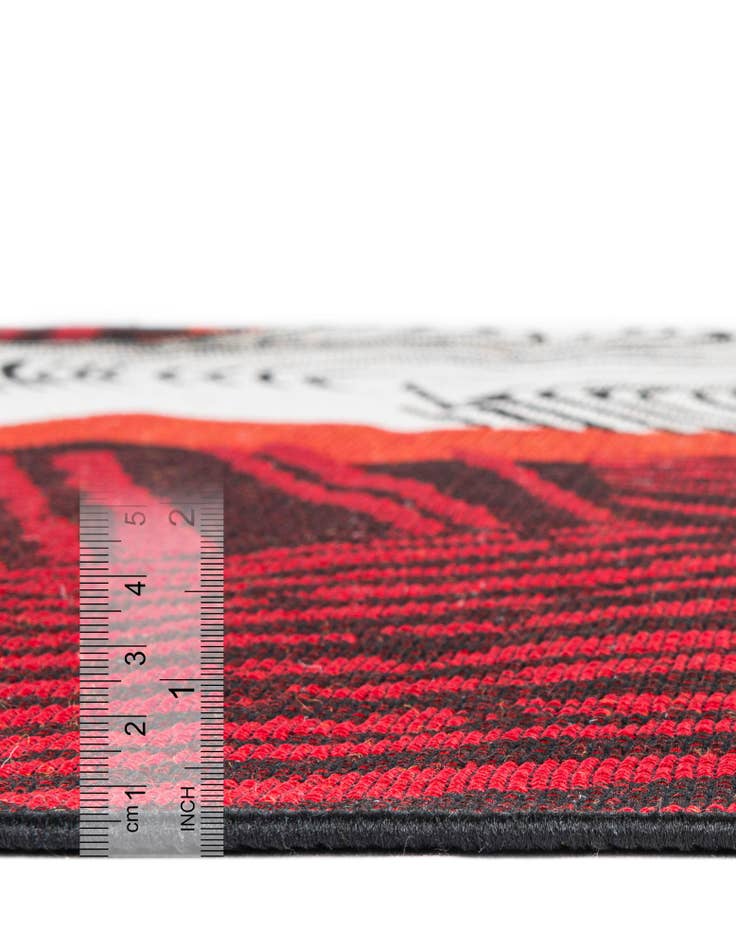 Detail image of  5' x 5'  Washable Modern Indoor / Outdoor Round Rug