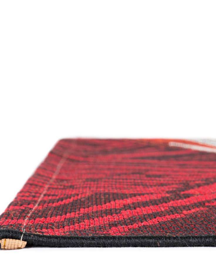 Detail image of  8' x 8'  Washable Modern Indoor / Outdoor Square Rug